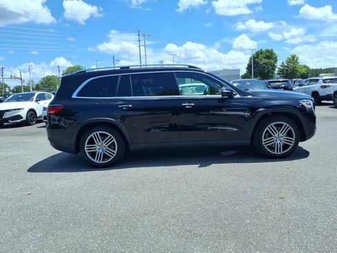 Used 2025 Mercedes-Benz GLS 450 4MATIC image 10