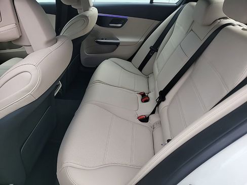 Used 2025 Mercedes-Benz C 300 Sedan image 5