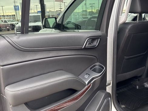 Used 2017 GMC Yukon XL SLT w/ Open Road Package image 24