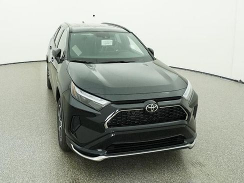 New 2025 Toyota RAV4 SE image 14
