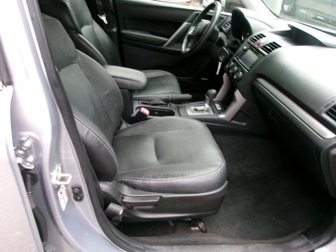 Used 2015 Subaru Forester 2.5i Limited AWD/4WD image 5