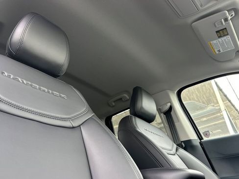 New 2025 Ford Maverick Lariat w/ Black Appearance Package AWD/4WD image 13