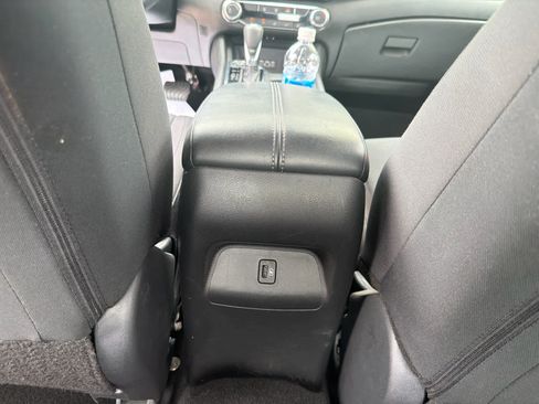 Used 2024 Nissan Sentra SV FWD image 31