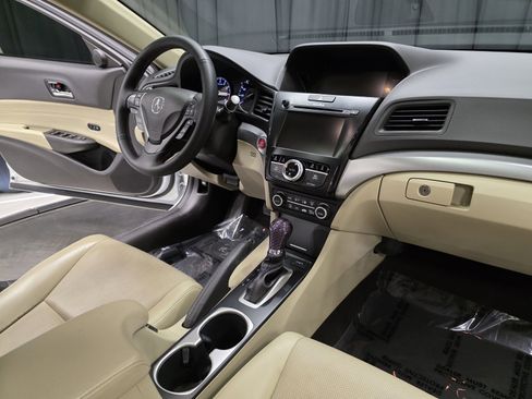 Used 2017 Acura ILX w/ Premium Package image 39