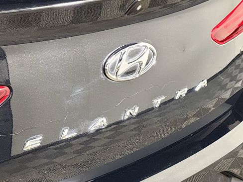 Used 2019 Hyundai Elantra SEL image 23