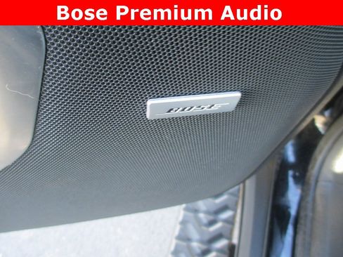 Used 2023 Chevrolet Suburban Z71 w/ Luxury Package image 17