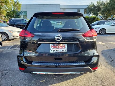 Used 2017 Nissan Rogue S AWD/4WD image 8