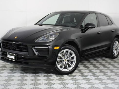 Certified 2026 Porsche Macan AWD/4WD image 1