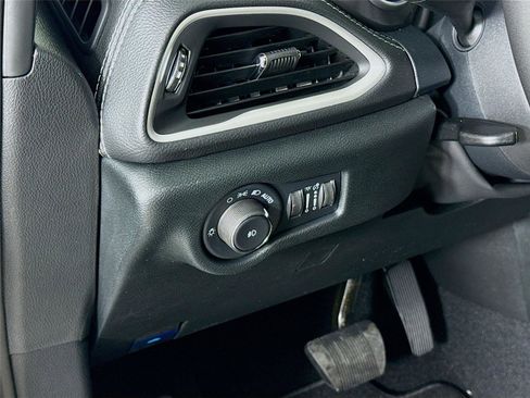 New 2026 Chrysler Pacifica Select image 10