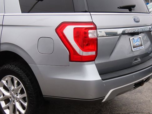 Used 2021 Ford Expedition XLT image 16