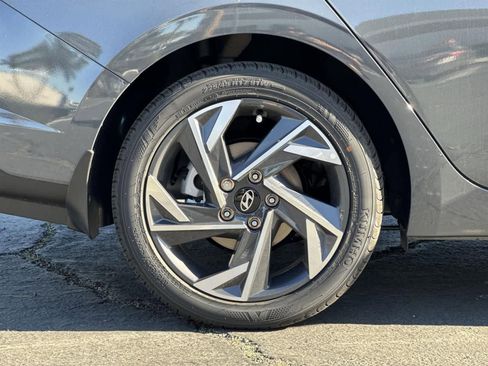New 2025 Hyundai Elantra Sport image 12