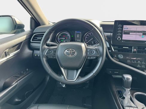 Certified 2022 Toyota Camry SE w/ Convenience Package image 12