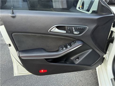 Used 2018 Mercedes-Benz CLA 250 image 16