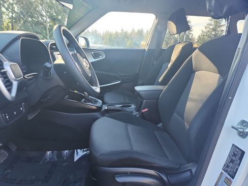 Used 2020 Kia Soul LX image 33