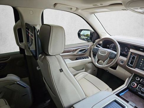 Used 2024 GMC Yukon Denali w/ Max Trailering Package AWD/4WD image 2
