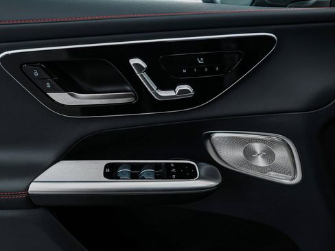 Used 2024 Mercedes-Benz GLC 43 AMG AMG GLC 43 w/ Driver Assistance Package image 12