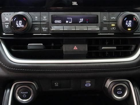 Used 2025 Toyota Grand Highlander AWD Hybrid image 20