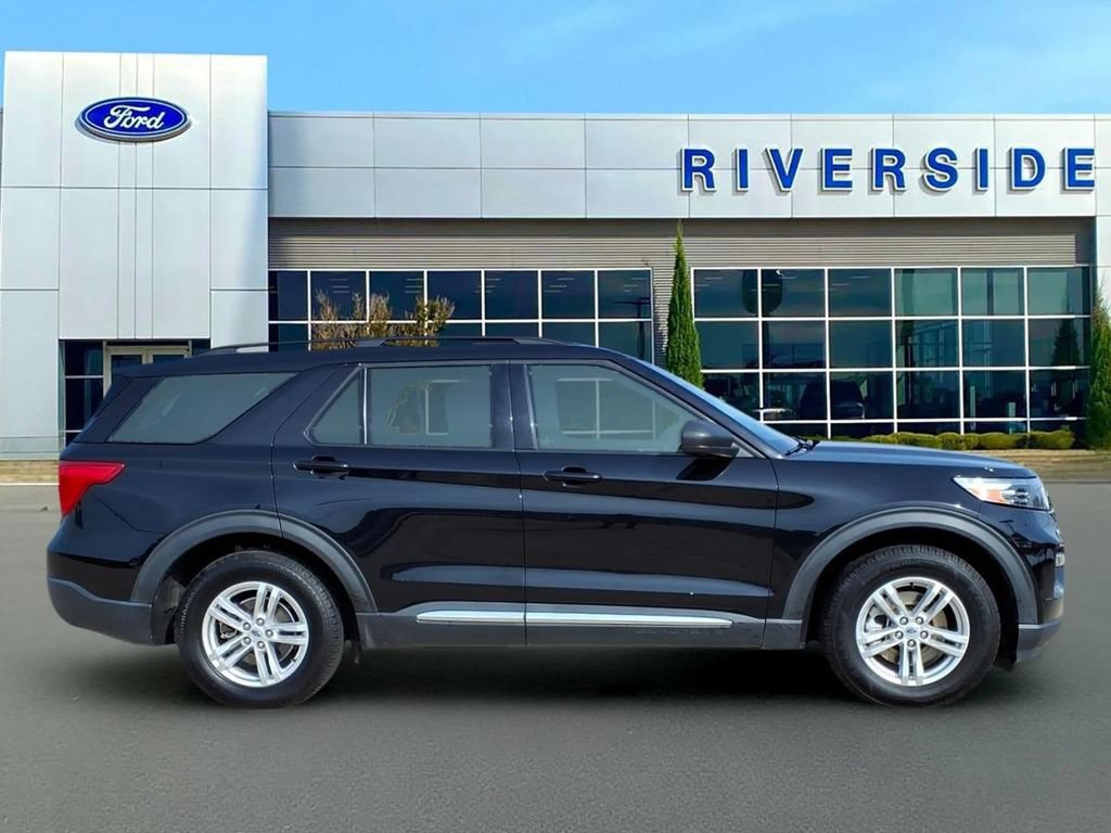 Used 2023 Ford Explorer XLT w/ Equipment Group 202A RWD image 8