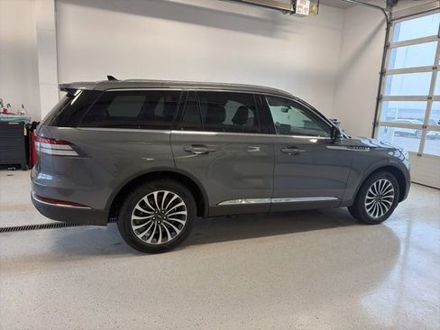 Used 2023 Lincoln Aviator AWD w/ Premium Package image 10