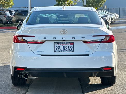 Used 2025 Toyota Camry Hybrid image 5