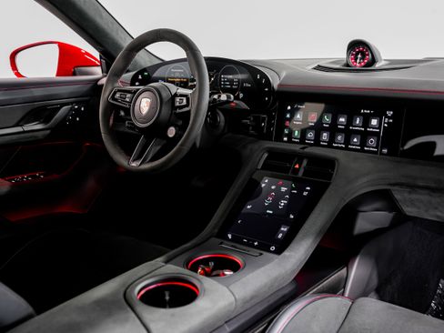 Used 2023 Porsche Taycan GTS image 29