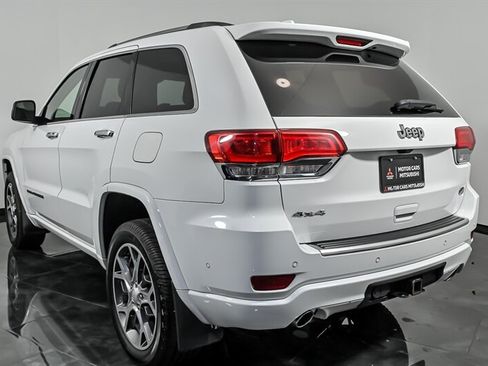 Used 2019 Jeep Grand Cherokee Overland AWD/4WD image 7