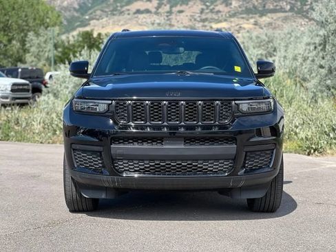 Used 2024 Jeep Grand Cherokee L Laredo AWD/4WD image 2
