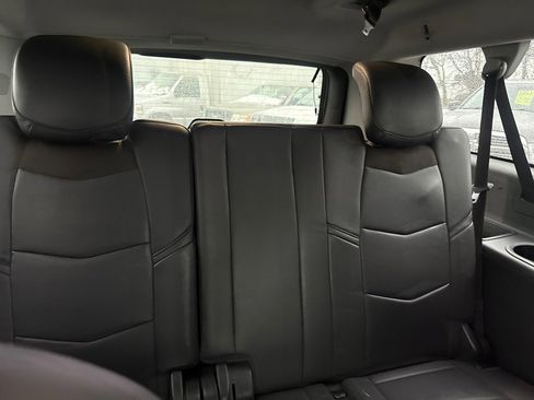 Used 2016 Cadillac Escalade ESV Premium image 14