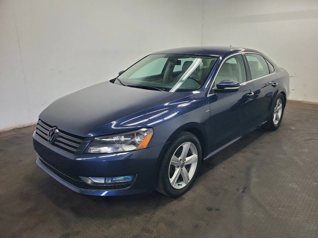 Used 2015 Volkswagen Passat 1.8T Limited Edition FWD image 1