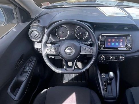 Certified 2025 Nissan Kicks Play S FWD image 5