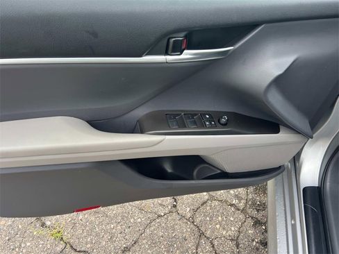 Used 2023 Toyota Camry LE image 12