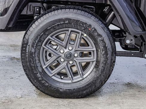 New 2026 Jeep Gladiator Sport AWD/4WD image 12