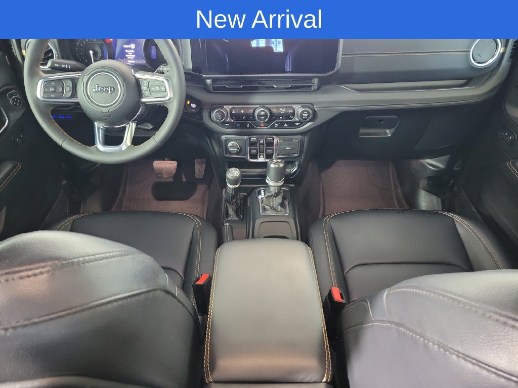 Used 2024 Jeep Wrangler Unlimited Sahara w/ Technology Group AWD/4WD image 14