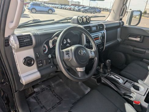 Used 2011 Toyota FJ Cruiser 4WD w/ Convenience Pkg image 14