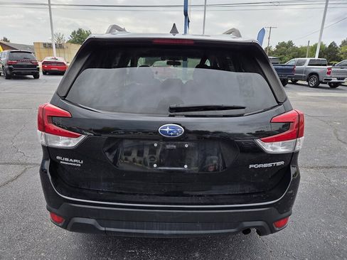Used 2020 Subaru Forester Premium image 4