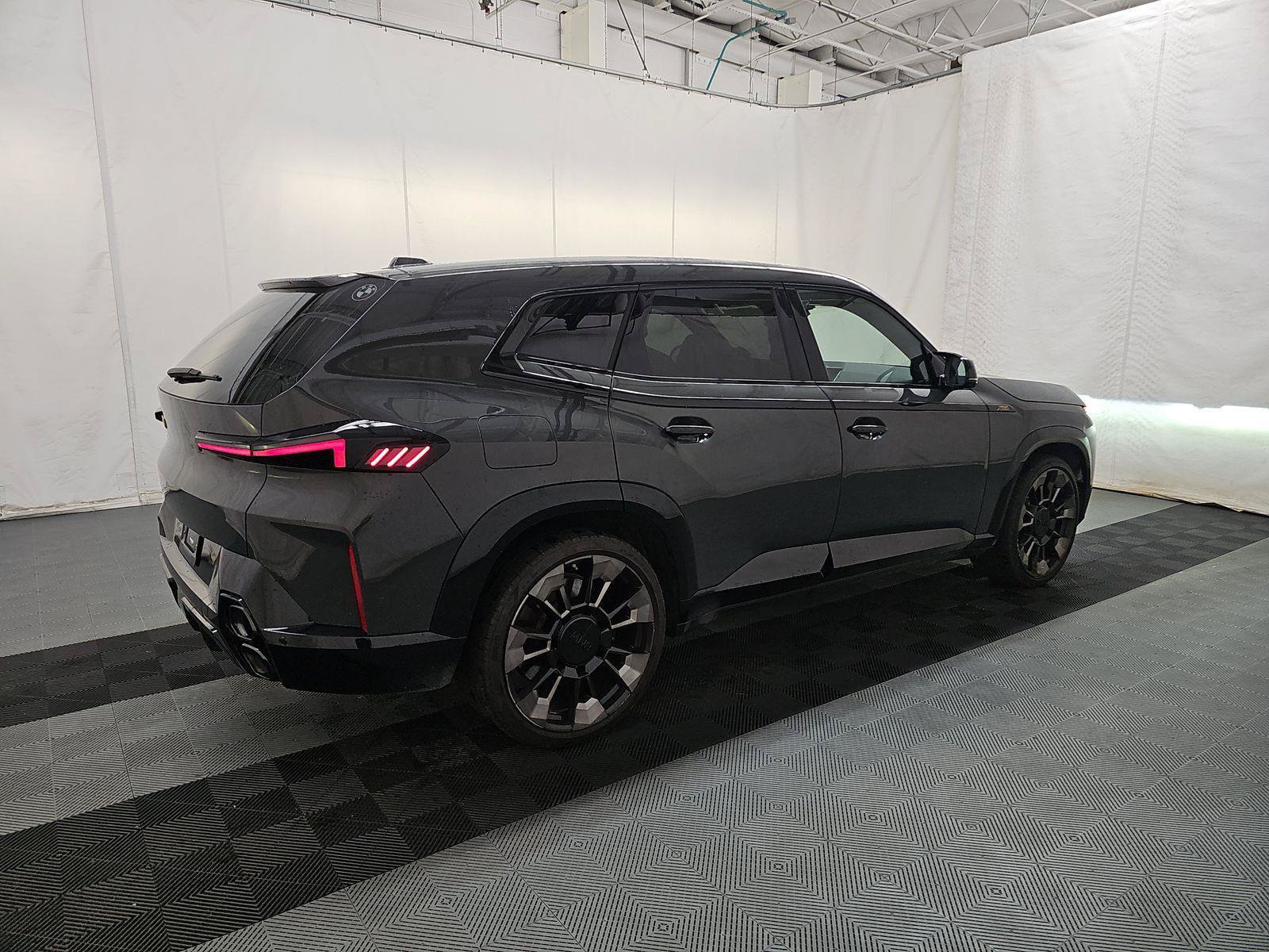 Certified 2023 BMW XM AWD/4WD image 4