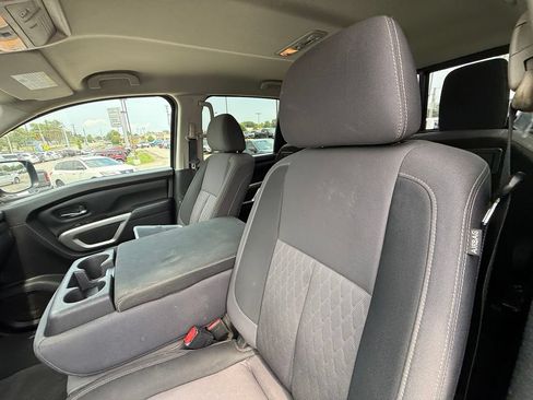 Used 2020 Nissan Titan SV AWD/4WD image 13