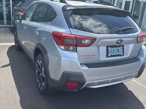 Used 2022 Subaru Crosstrek 2.5i Limited w/ Moonroof Package 1 AWD/4WD image 3