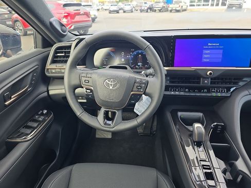 New 2026 Toyota Crown Platinum image 21