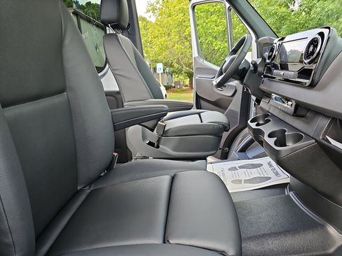 New 2026 Mercedes-Benz Sprinter 2500 image 10