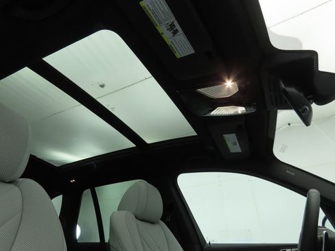 New 2026 BMW X5 sDrive40i w/ Premium Package image 18