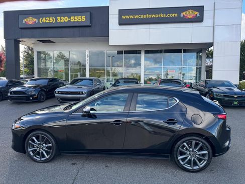 Used 2022 MAZDA MAZDA3 s FWD image 2