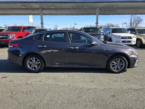 Used 2019 Kia Optima LX image 9
