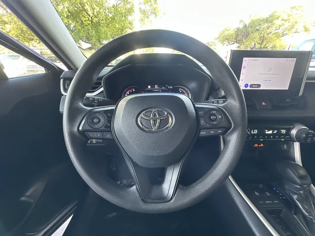 Used 2024 Toyota RAV4 XLE FWD image 15