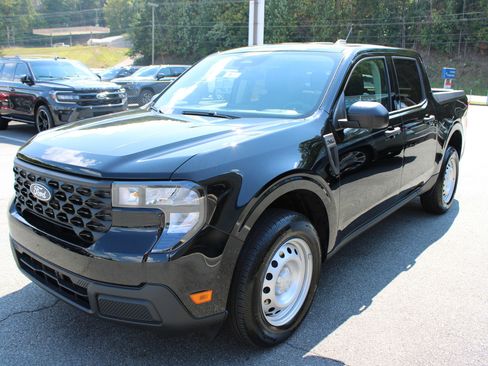 New 2025 Ford Maverick XL image 7