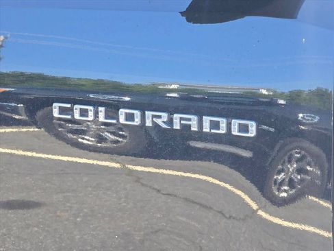 Used 2023 Chevrolet Colorado LT RWD image 16