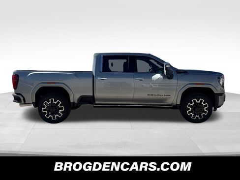 New 2026 GMC Sierra 2500 Denali Ultimate w/ LPO, Black Badging Package AWD/4WD image 2