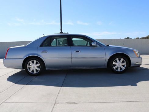 Used 2006 Cadillac DTS Performance image 17