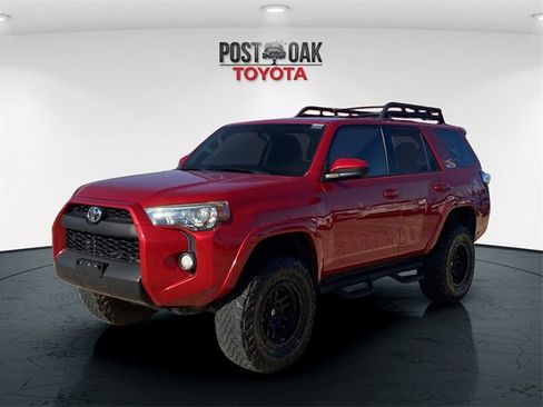 Used 2016 Toyota 4Runner SR5 image 3