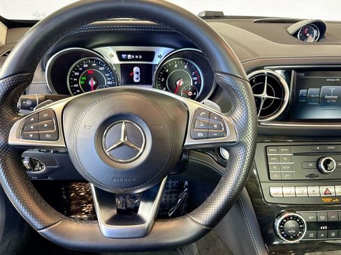 Used 2017 Mercedes-Benz SL 550 image 8